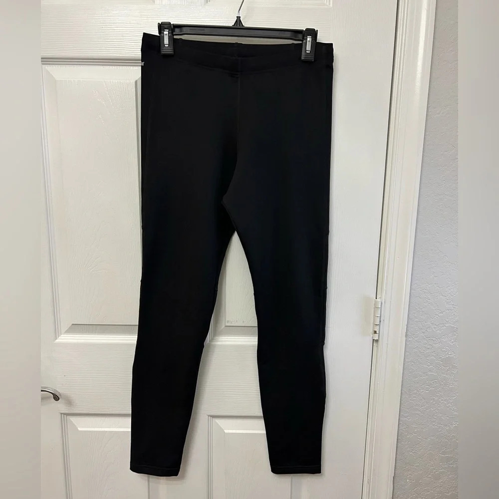 . Patagonia women’s black leggings size m